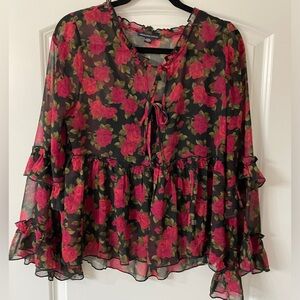 American Eagle Ladies size M floral blouse. Black and red. Like new!!
